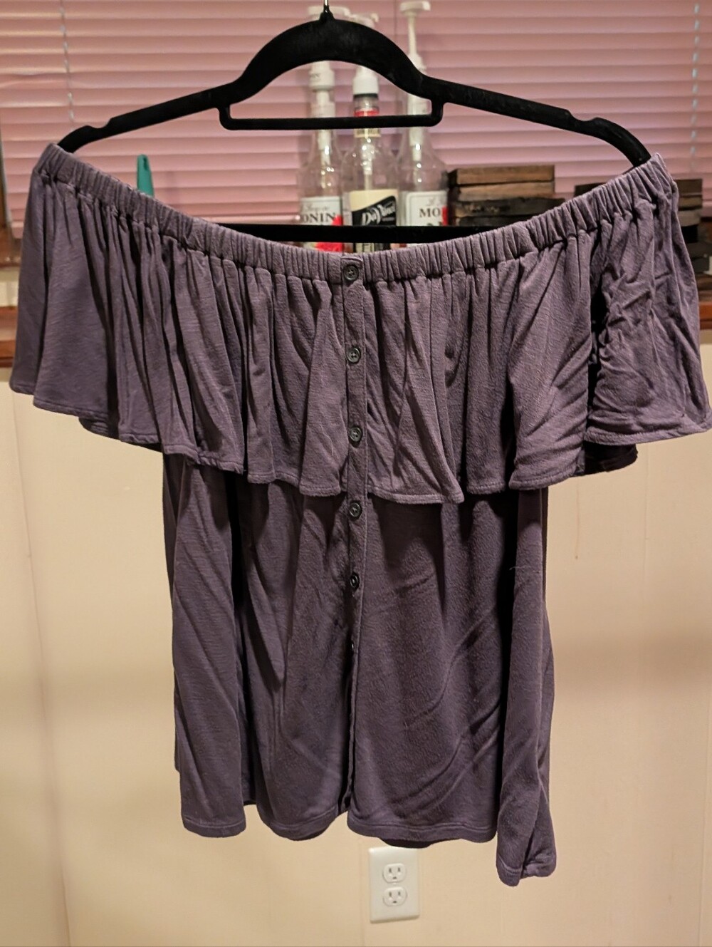 American Eagle off the shoulder top